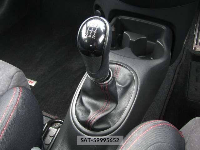Nissan MARCH 2017-08 7501364-8