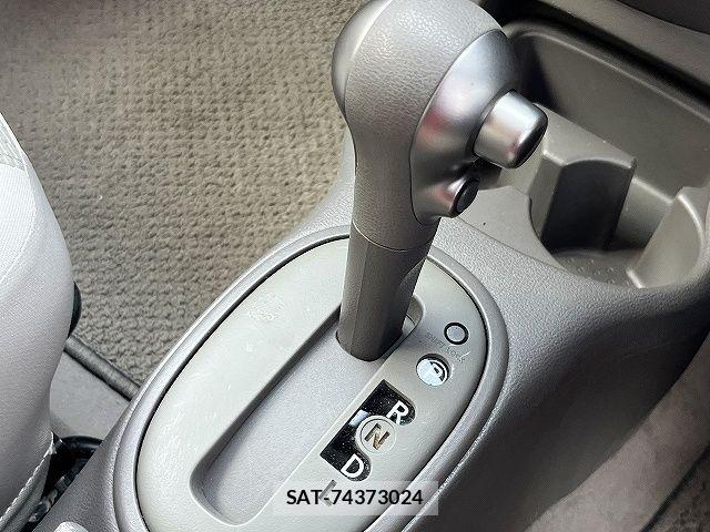Nissan MARCH 2012-08 7501367-14