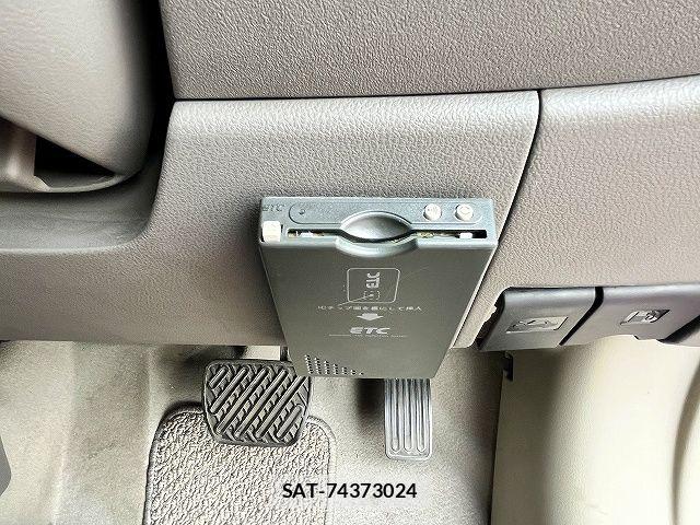 Nissan MARCH 2012-08 7501367-23