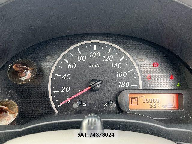 Nissan MARCH 2012-08 7501367-7