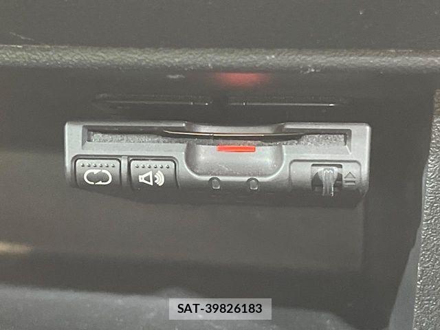 Nissan MARCH 2016-04 7562382-4