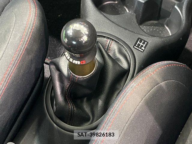 Nissan MARCH 2016-04 7562382-6