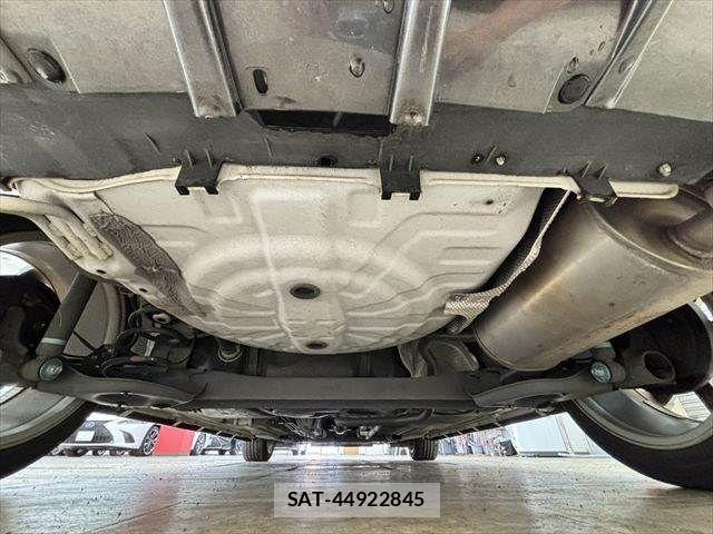 Nissan MARCH 2016-10 7617793-27