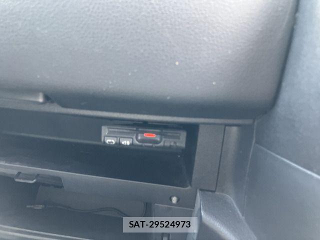 Nissan MARCH 2011-04 7617796-8