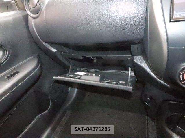 Nissan MARCH 2013-06 7725268-19