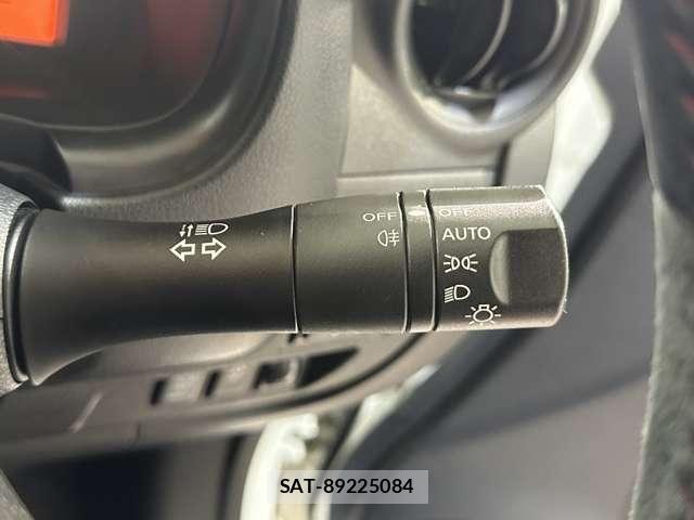 Nissan MARCH 2017-03 7786711-11
