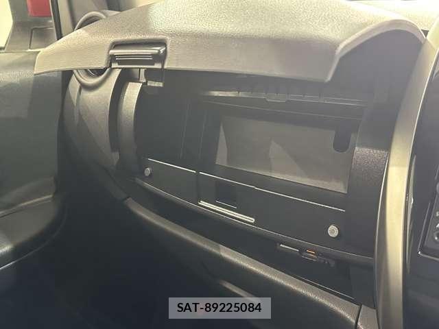 Nissan MARCH 2017-03 7786711-22