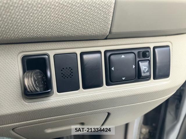Nissan MARCH 2004-11 7786693-18