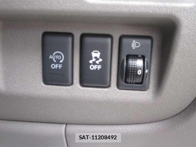 Nissan MARCH 2019-06 7877492-9