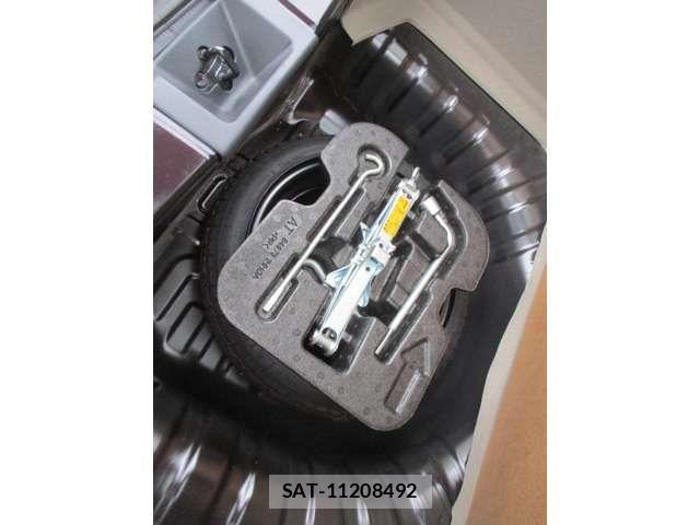 Nissan MARCH 2019-06 7877492-16