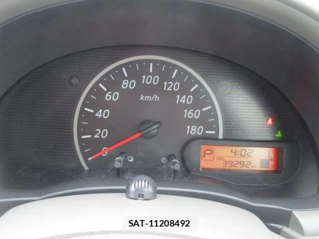 Nissan MARCH 2019-06 7877492-3