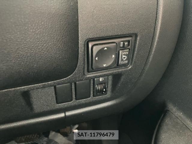 Nissan MARCH 2012-04 7877495-17