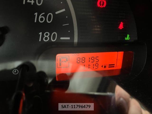 Nissan MARCH 2012-04 7877495-19