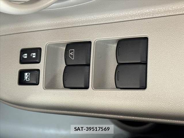 Nissan MARCH 2018-03 7877493-27
