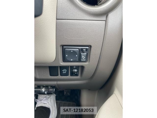 Nissan MARCH 2011-07 7962487-17