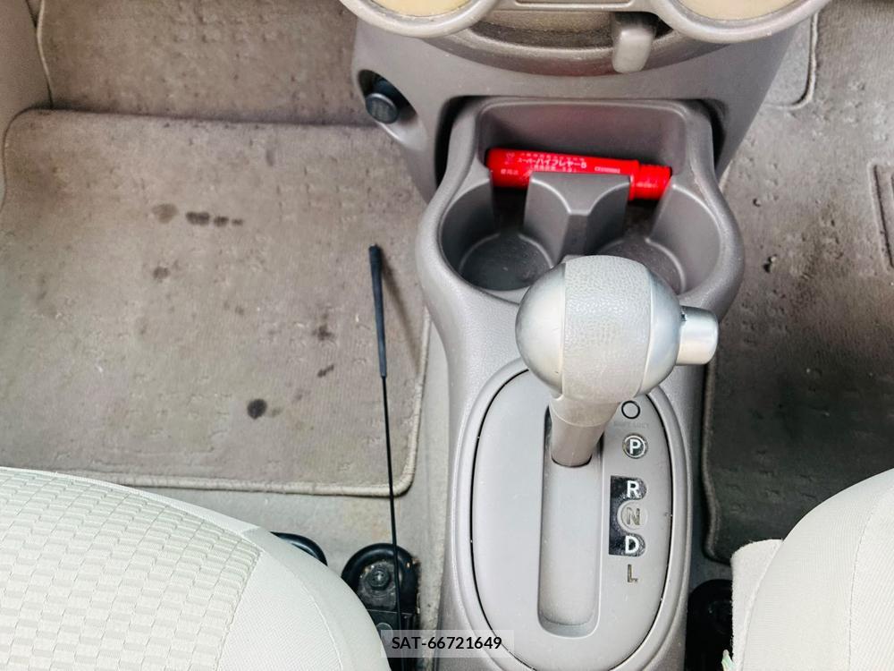 Nissan MARCH 2012-02 7834154-19