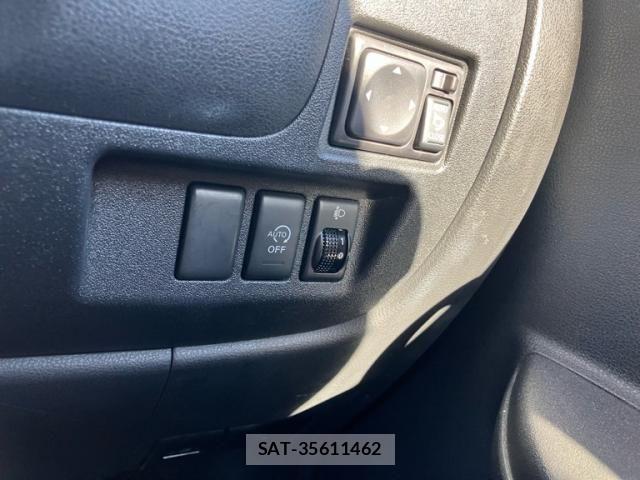 Nissan MARCH 2013-04 8074428-13