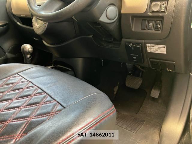 Nissan MARCH 2011-09 8100240-6