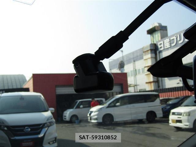 Nissan MARCH 2022-04 8208497-14