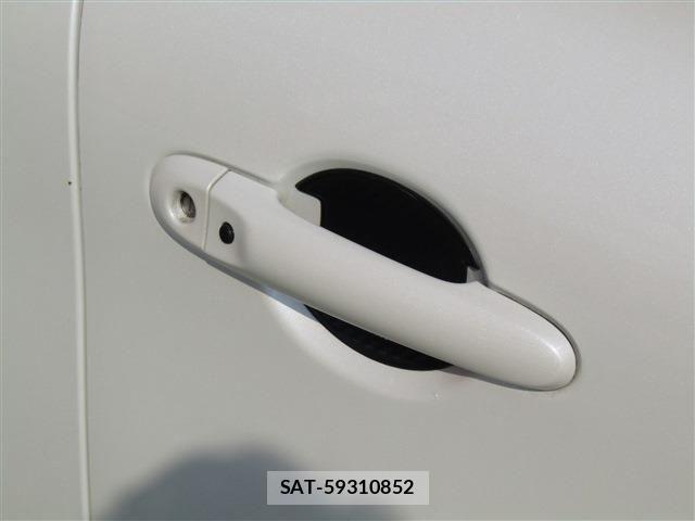 Nissan MARCH 2022-04 8208497-18