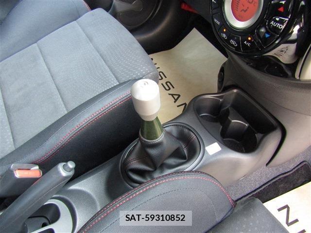 Nissan MARCH 2022-04 8208497-4