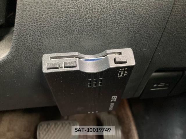 Nissan MARCH 2012-01 8208505-13