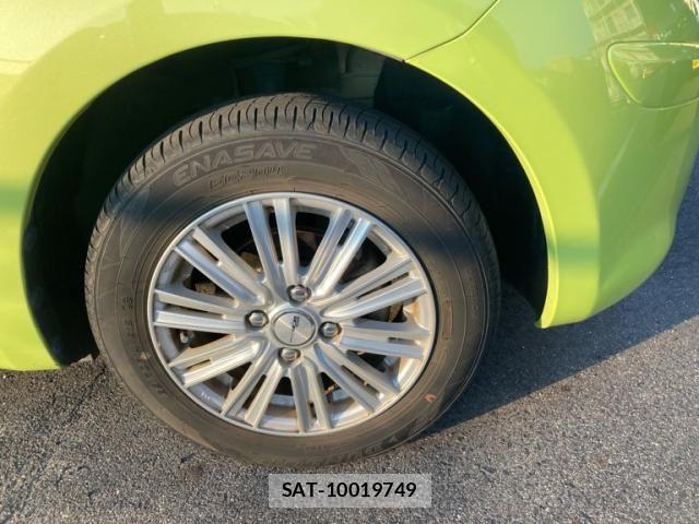 Nissan MARCH 2012-01 8208505-4