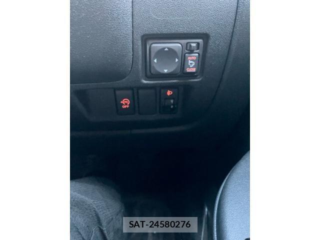 Nissan MARCH 2013-08 8208506-12