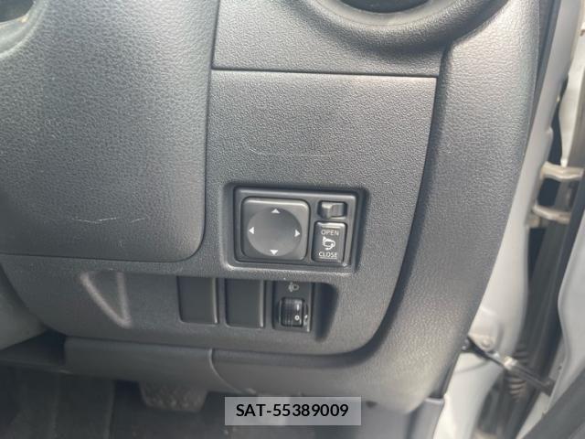 Nissan MARCH 2011-08 8208504-16