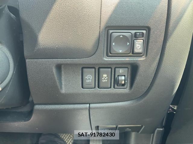 Nissan MARCH 2016-10 8208503-17