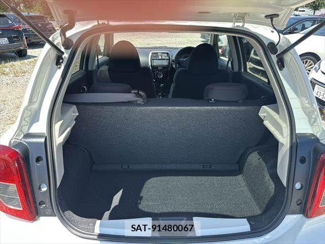Nissan MARCH 2014-01 8208499-8