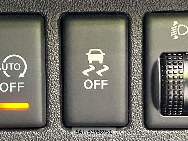 Nissan MARCH 2019-04 8208498-5