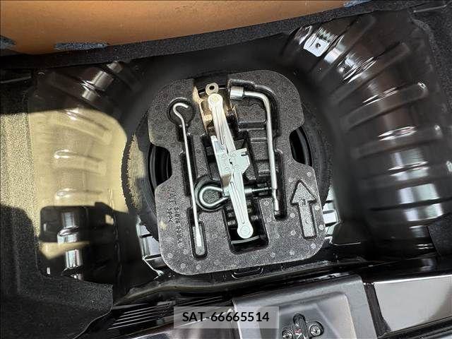 Nissan MARCH 2017-07 8208502-28