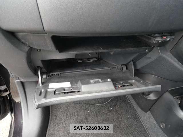 Nissan MARCH 2016-09 8245787-20