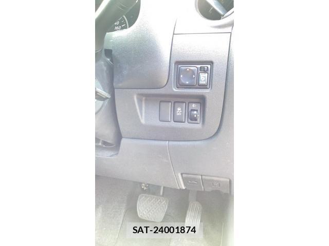 Nissan MARCH 2017-09 8245788-8
