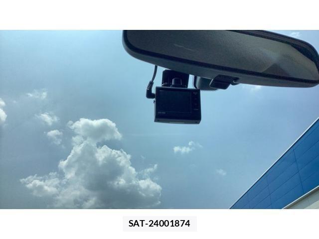 Nissan MARCH 2017-09 8245788-9