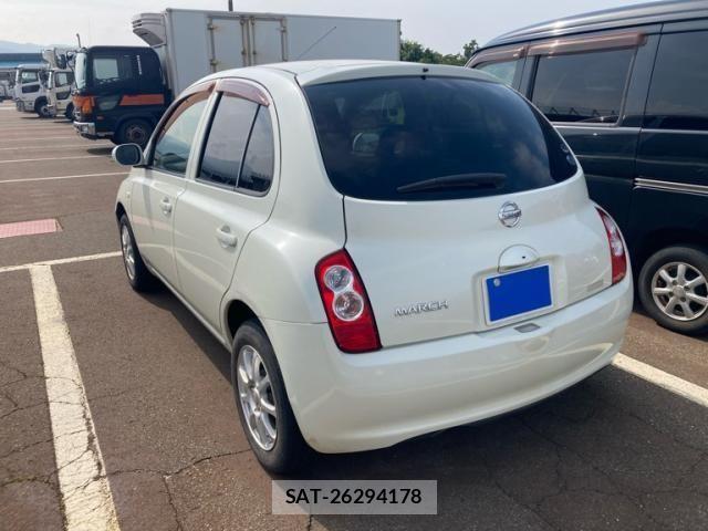 Nissan MARCH 2010-03 8245789-2