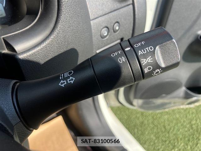 Nissan MARCH 2015-11 8336643-25