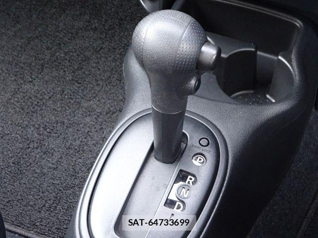 Nissan MARCH 2018-02 8336647-9