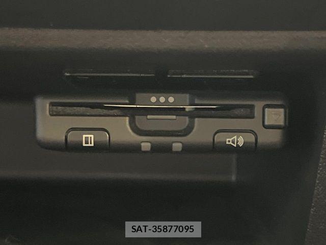 Nissan MARCH 2013-08 8354881-5
