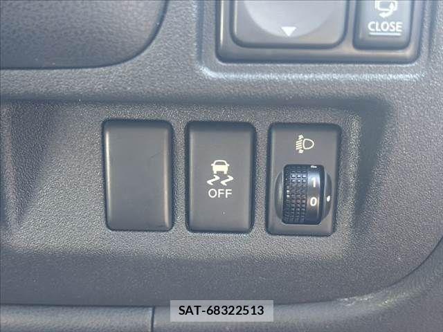 Nissan MARCH 2016-04 8366811-6