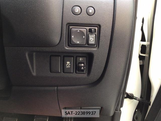 Nissan MARCH 2014-01 8366813-25