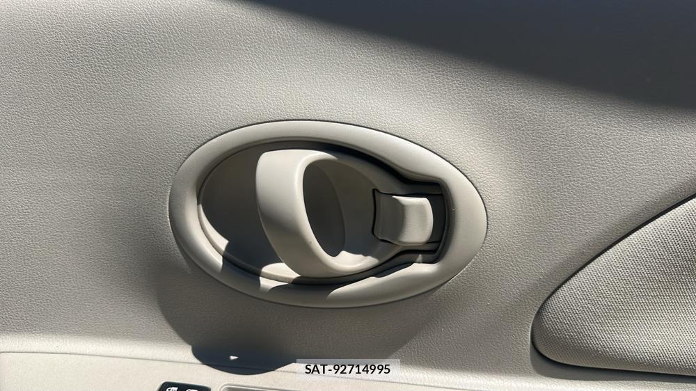 Nissan MARCH 2010-09 7718207-19