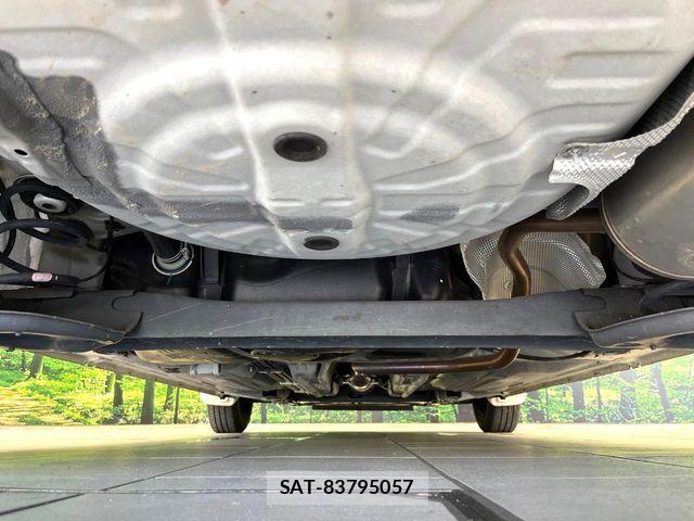 Nissan MARCH 2017-03 8525617-18