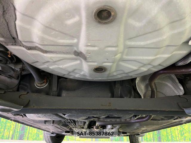 Nissan MARCH 2014-01 8525619-18