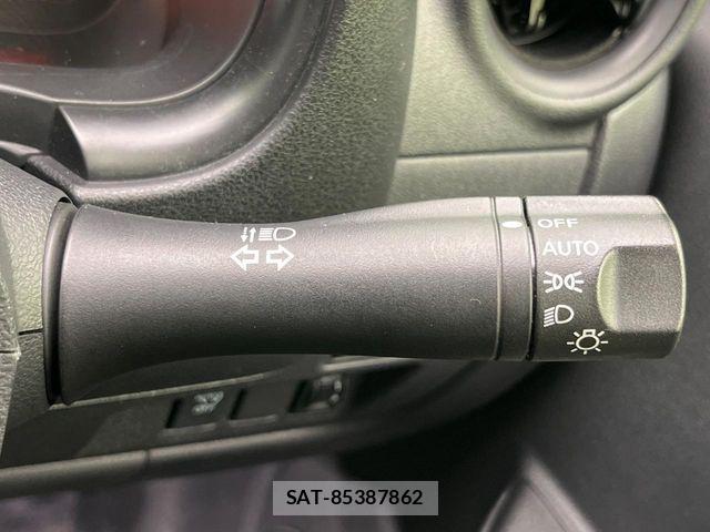 Nissan MARCH 2014-01 8525619-6