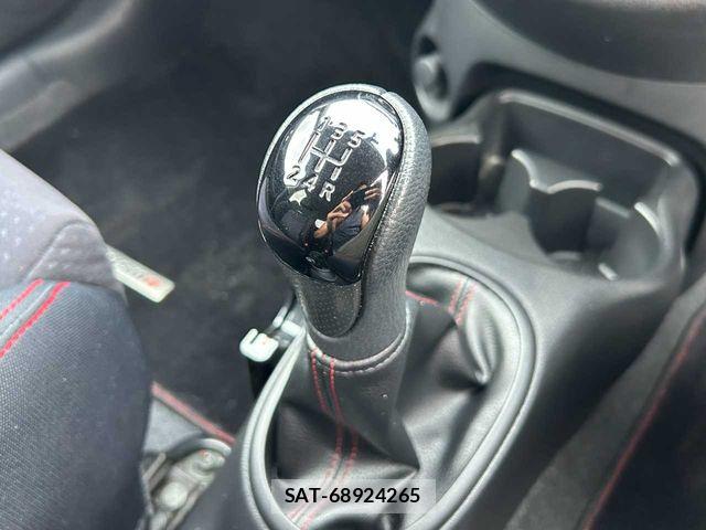 Nissan MARCH 2014-02 8562523-1