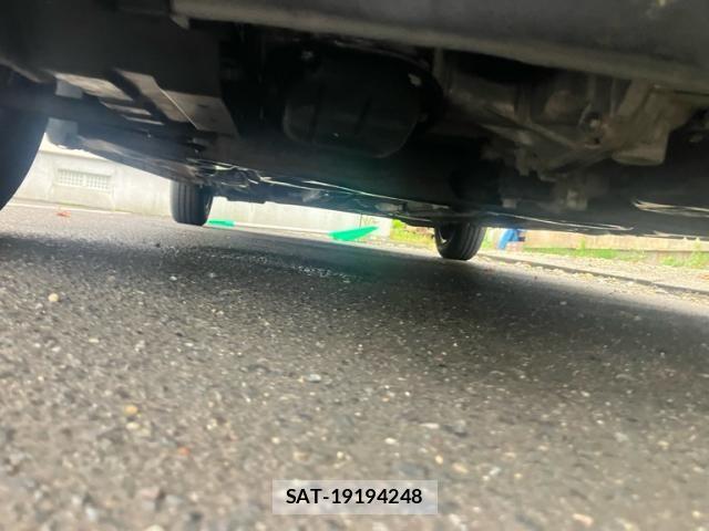 Nissan MARCH 2018-09 8627553-3