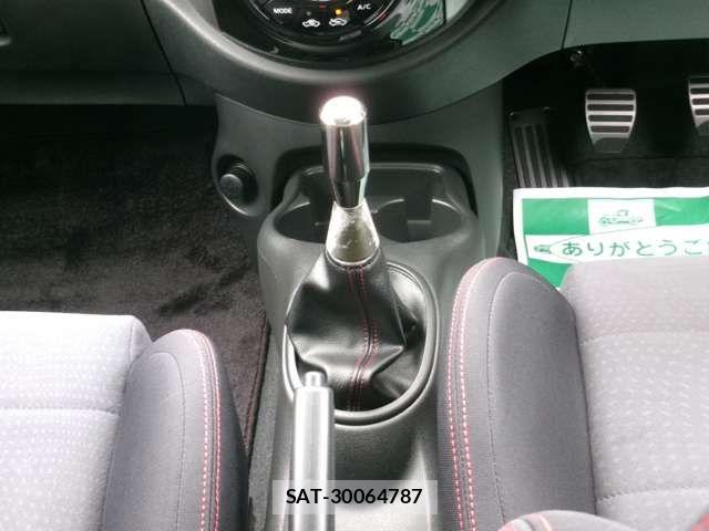 Nissan MARCH 2017-12 8666440-12