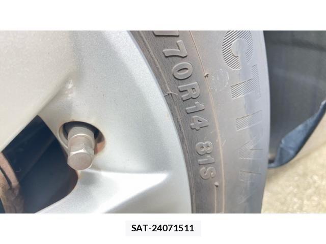 Nissan MARCH 2013-09 8743561-6